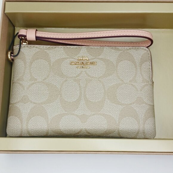 Coach Wristlet Boxed Set w/ Charms - Picture 3 of 4